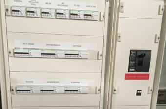 Article : Mise aux Normes de l'Armoire Électrique 400A pour Cap Sciences à Bordeaux