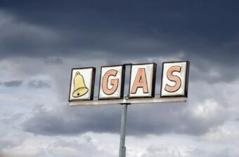 Article : Réglementation des gaz fluorés 2025 : Pourquoi le R32 remplace le R410A dans les climatisations ?